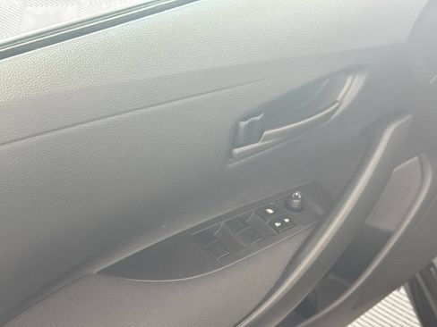 Certified 2025 Toyota Corolla LE FWD image 9