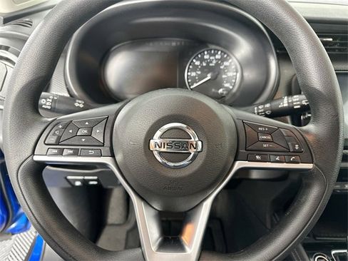 Used 2021 Nissan Kicks SV image 17
