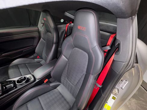 Used 2025 Porsche 911 Carrera T RWD image 18