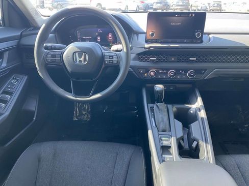 Certified 2025 Honda Accord SE image 9