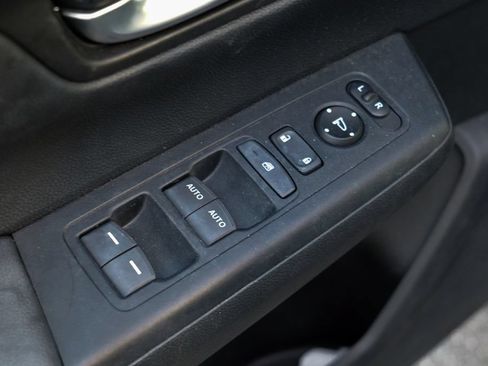 Used 2025 Honda CR-V EX image 16