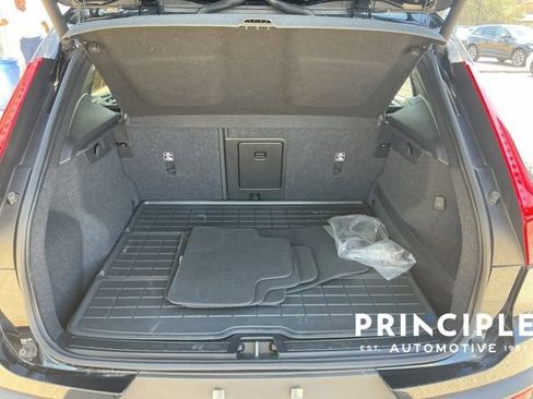 Used 2019 Volvo XC40 T5 Momentum image 11