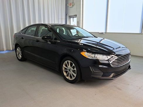 Used 2019 Ford Fusion SE FWD image 4