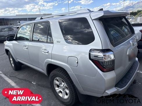 Used 2016 Toyota 4Runner SR5 AWD/4WD image 3
