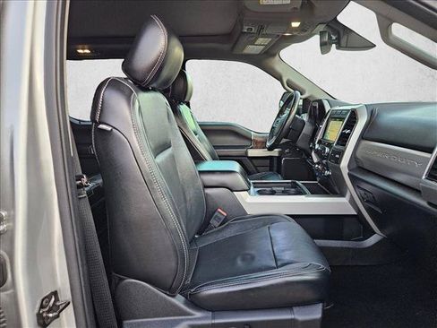Used 2019 Ford F250 Lariat w/ Lariat Ultimate Package AWD/4WD image 16