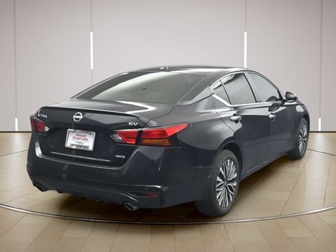 Certified 2025 Nissan Altima 2.5 SR FWD image 7