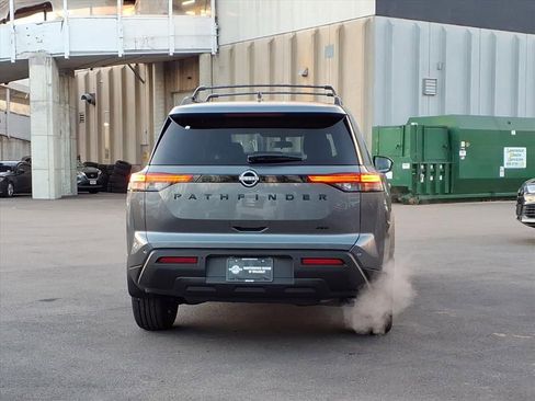 New 2025 Nissan Pathfinder SV w/ Black Appearance Package image 5