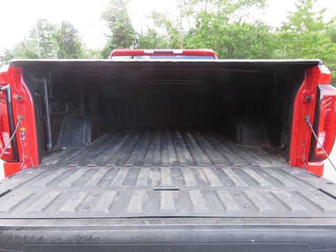 Used 2021 GMC Sierra 1500 AT4 w/ AT4 Preferred Package AWD/4WD image 17