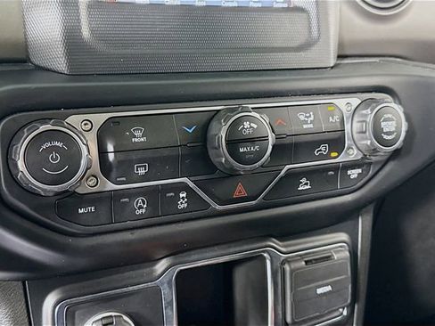 Used 2022 Jeep Wrangler Unlimited Sport image 16