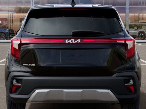 New 2026 Kia Seltos LX FWD image 10