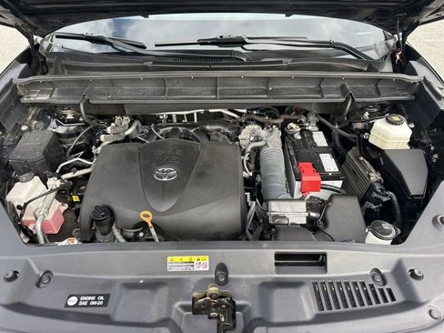 Used 2022 Toyota Highlander LE image 34