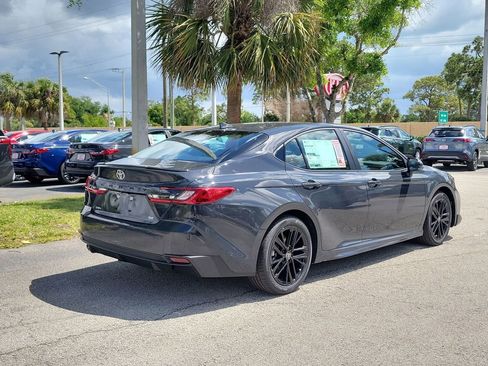 New 2026 Toyota Camry SE image 4
