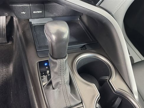 Used 2021 Toyota Camry SE image 23