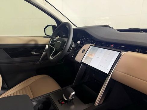 New 2025 Land Rover Discovery Sport S image 37