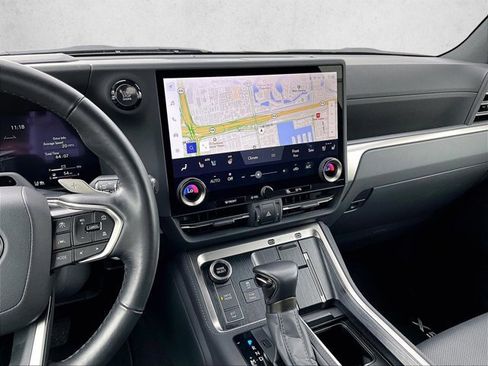 Used 2025 Lexus GX 550 image 8