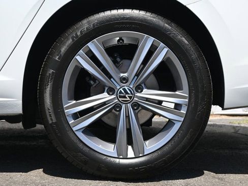 Used 2023 Volkswagen Jetta SE image 7