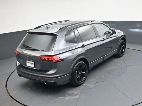 Used 2024 Volkswagen Tiguan SE R-Line image 28