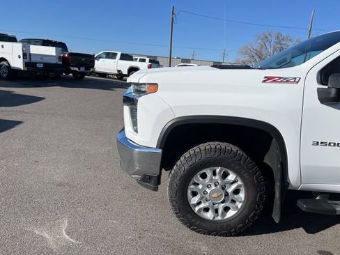 Used 2022 Chevrolet Silverado 3500 LT w/ Convenience Package AWD/4WD image 7