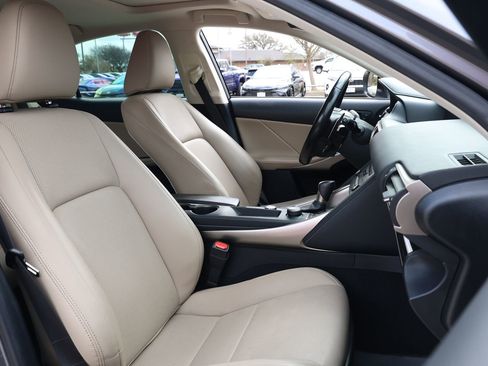 Used 2020 Lexus IS 300 w/ Premium Package image 30