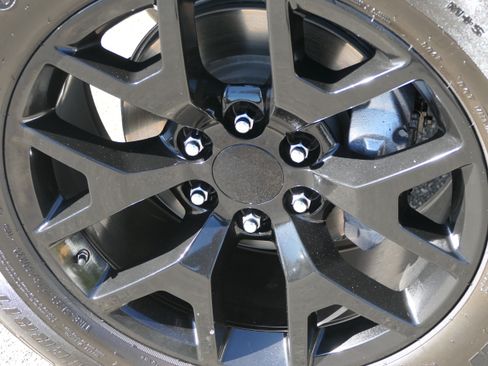 Used 2021 Chevrolet Tahoe LS RWD image 11