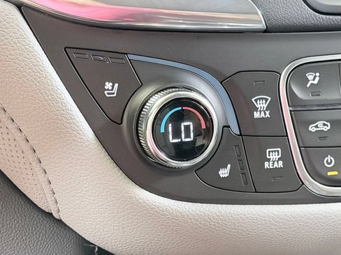 Used 2020 Chevrolet Equinox Premier AWD/4WD image 54
