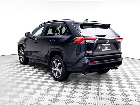 Used 2025 Toyota RAV4 SE AWD/4WD image 3