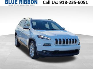 Used 2018 Jeep Cherokee Latitude video 1