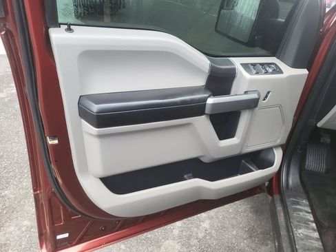 Used 2017 Ford F150 XLT image 11