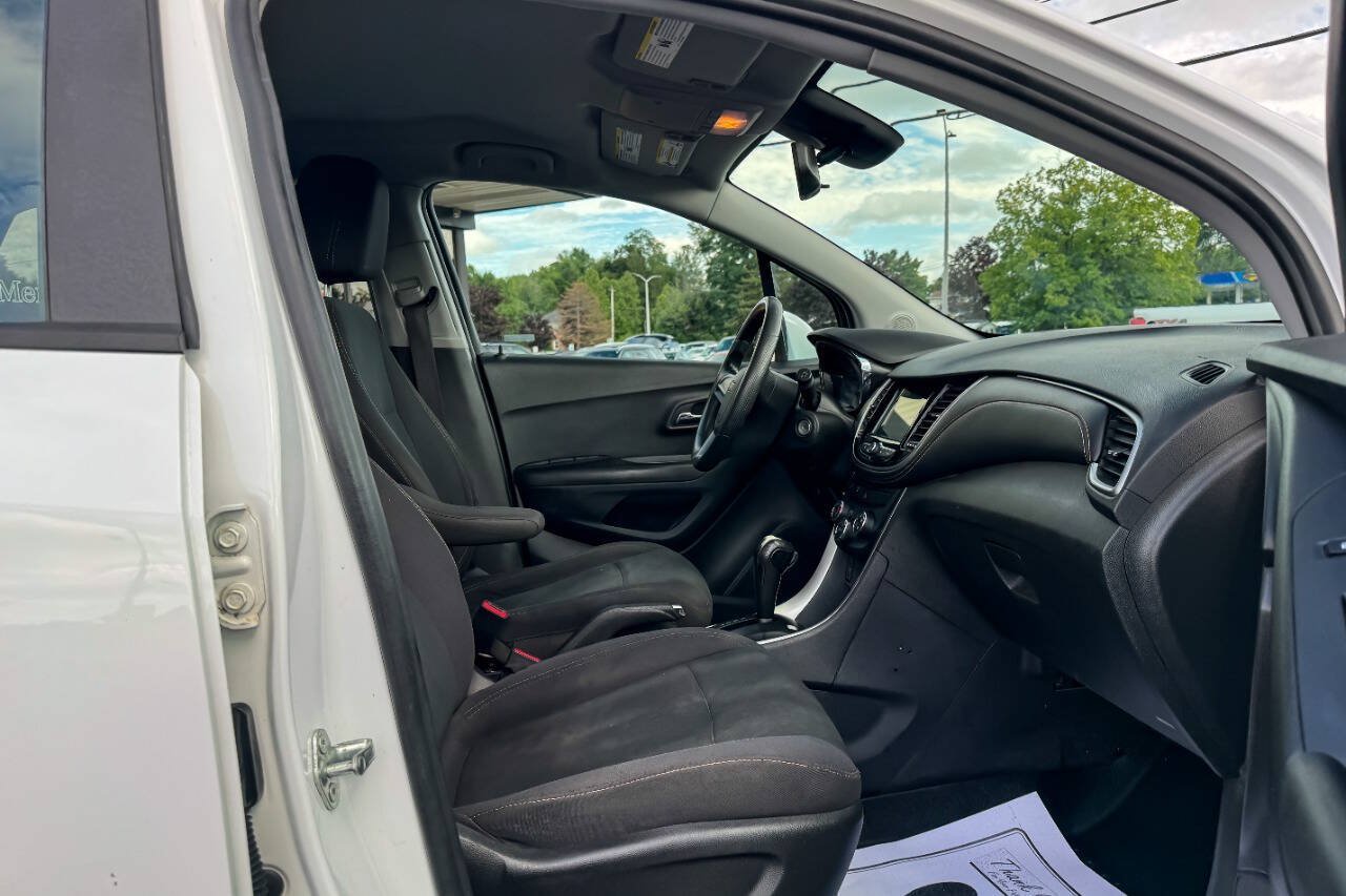 Used 2019 Chevrolet Trax LS AWD/4WD image 10