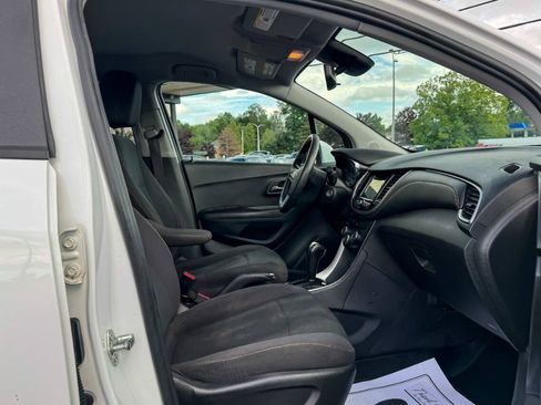Used 2019 Chevrolet Trax LS AWD/4WD image 10