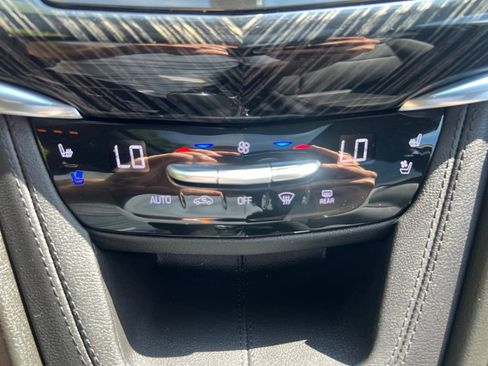Certified 2025 Cadillac XT6 Premium Luxury AWD/4WD image 25