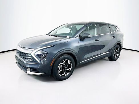 Used 2024 Kia Sportage LX image 3