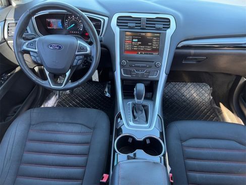 Used 2016 Ford Fusion SE image 14