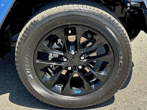 Used 2023 Jeep Wrangler Unlimited Sahara AWD/4WD image 29