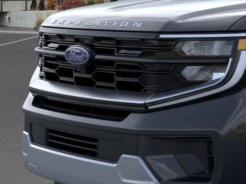New 2026 Ford Expedition Platinum w/ Driver's Package AWD/4WD image 17