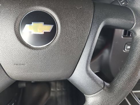 Used 2025 Chevrolet Express 2500 w/ Driver Convenience Package RWD image 28