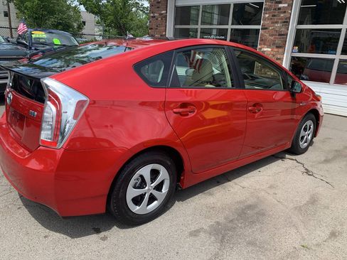 Used 2012 Toyota Prius Four w/ Deluxe Solar Roof Pkg FWD image 3