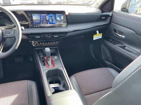 New 2026 Nissan Kicks SR w/ SR Premium Package FWD image 14