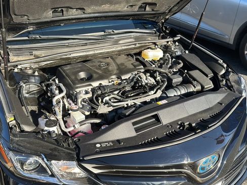 Used 2020 Toyota Camry LE image 29
