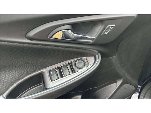 Used 2018 Chevrolet Malibu LT FWD image 18