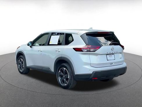 Used 2025 Nissan Rogue SV AWD/4WD image 10