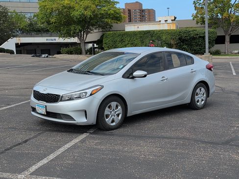 Used 2018 Kia Forte LX w/ LX Rear Camera Package FWD image 2