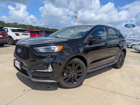 Used 2021 Ford Edge ST-Line image 4