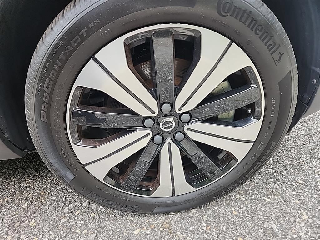 Certified 2023 Volvo C40 P8 Recharge Plus w/ Climate Package AWD/4WD image 12
