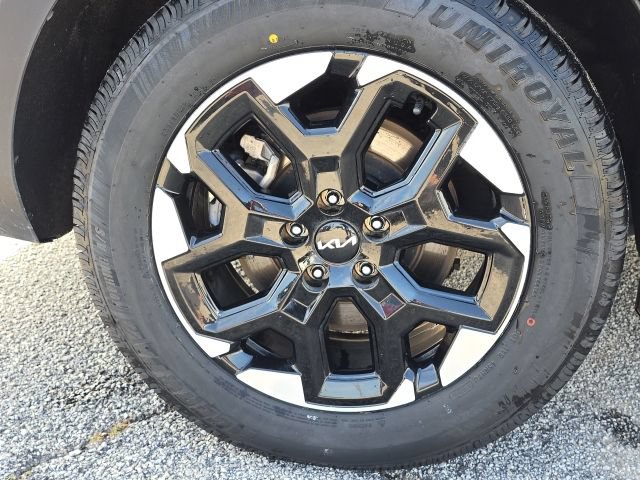 Used 2024 Kia Sorento S w/ Panoramic Sunroof Package FWD image 9