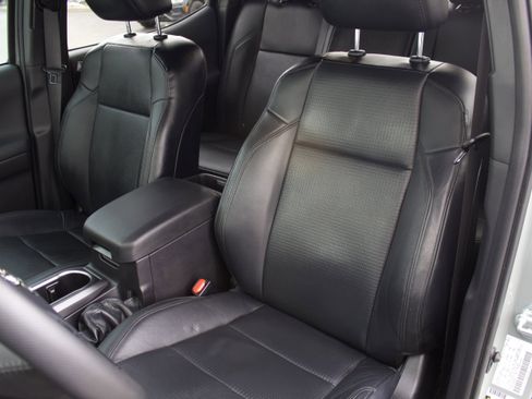 Used 2023 Toyota Tacoma TRD Off-Road w/ TRD Premium Off Road Package image 12