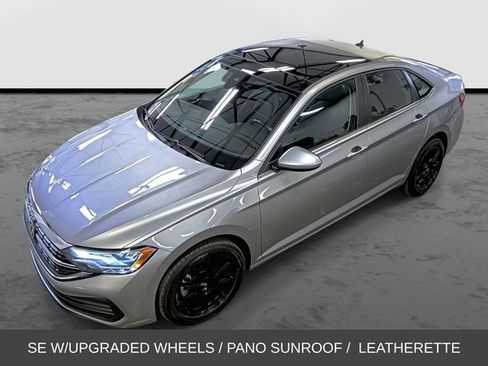 Used 2024 Volkswagen Jetta SE w/ Panoramic Sunroof Package FWD image 7