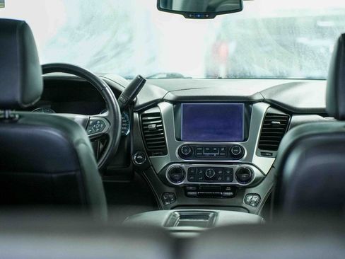 Used 2019 Chevrolet Suburban Premier image 14