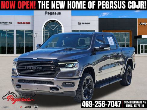 Used 2022 RAM 1500 Laramie AWD/4WD image 2
