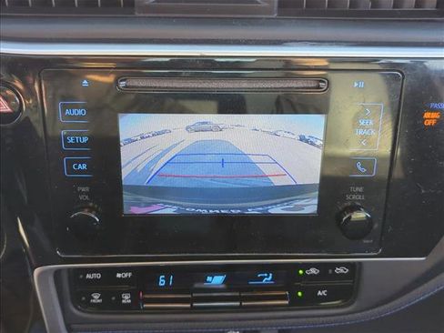 Used 2019 Toyota Corolla SE image 18